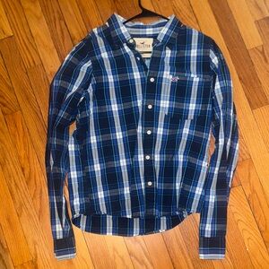 Hollister Men's Navy Blue Plaid Button-Up Shirt